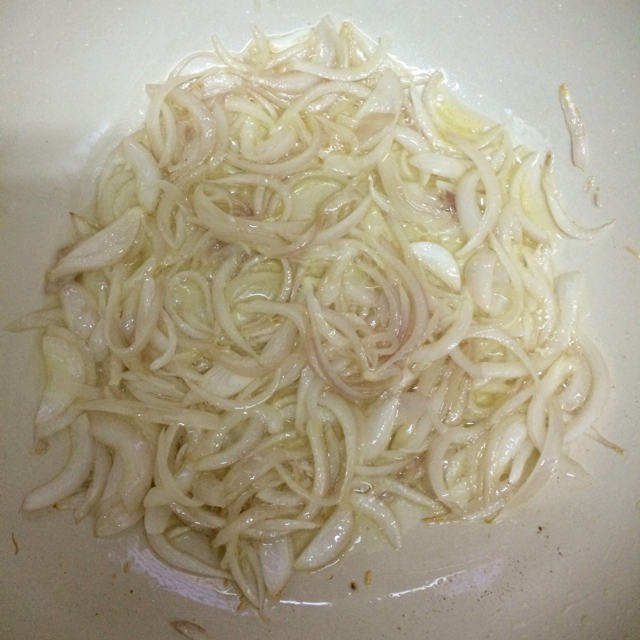 Fry the onions for garnish